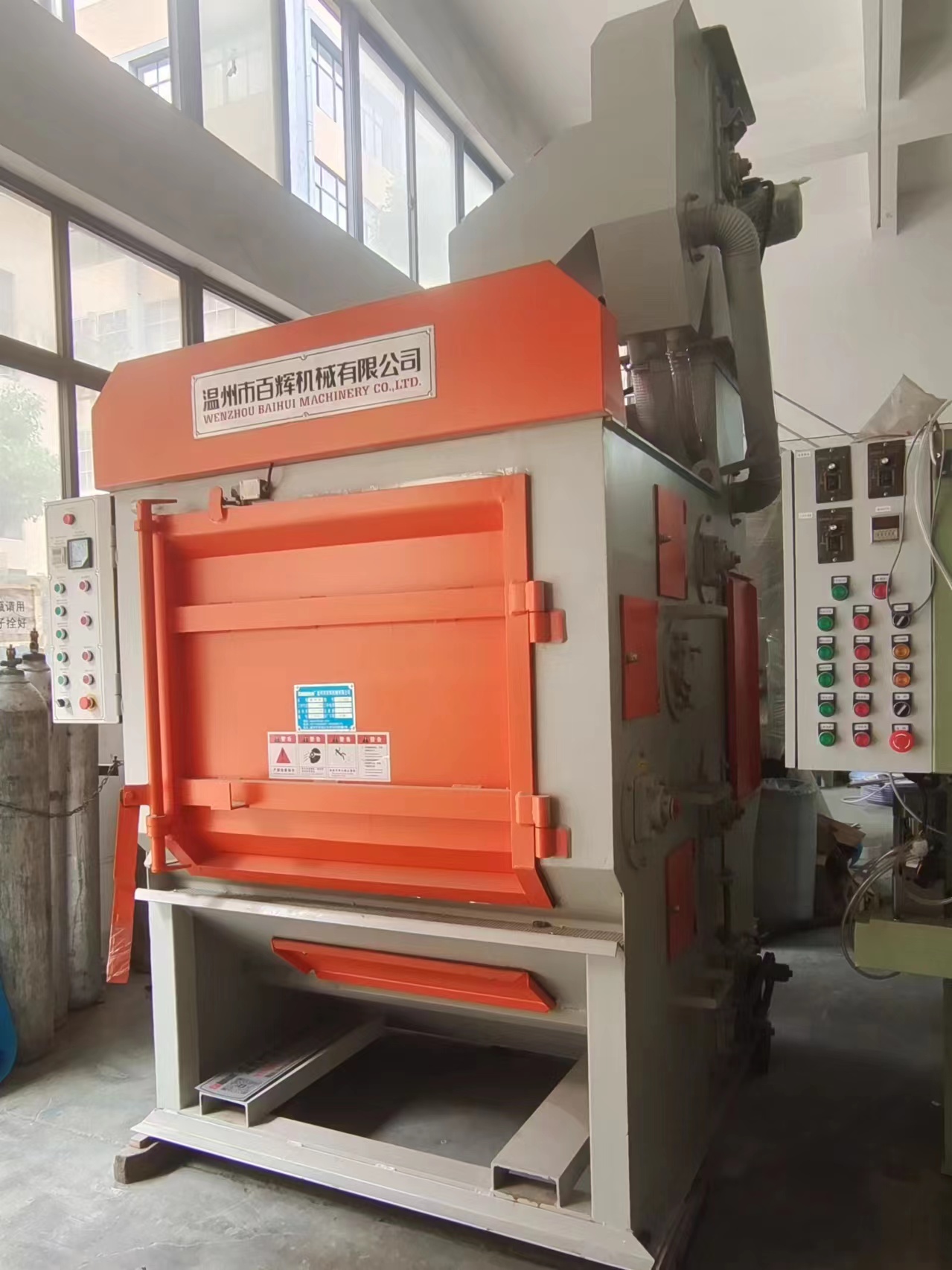 Q3265履帶拋丸清理機